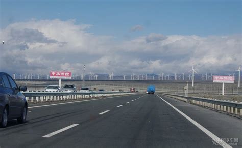 京新高速全线通车 北京至乌鲁木齐缩短1300公里-凤凰新闻