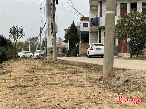 3公里惠民路成了“半拉子”工程，街道：近期恢复施工，让村民过年前用上新路_长江网武汉城市留言板_cjn.cn
