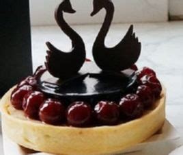 黑天鹅——蛋糕店中的爱马仕