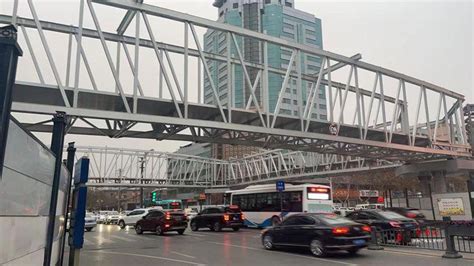 @街坊：兴华街这座新人行天桥今天投入使用