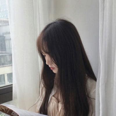 女生头像披肩长发温柔