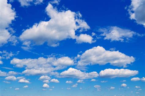 美丽的白云图片-漂浮在空中的朵朵白云素材-高清图片-摄影照片-寻图免费打包下载
