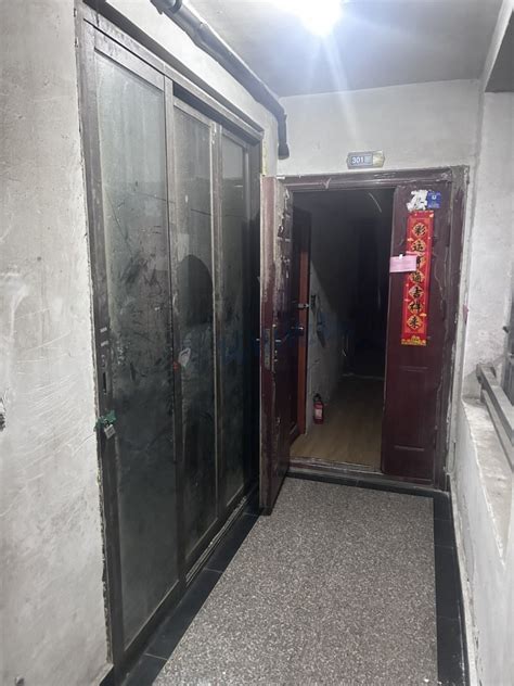 小区业主违章搭建储物间 网格员及时发现消除隐患_法治四川_四川法治报