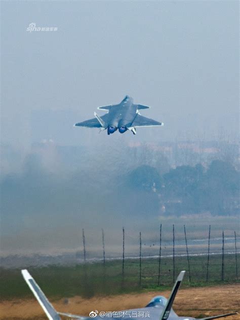 距离首飞才刚过一个多月 首架F-15EX战斗机正式交付美军