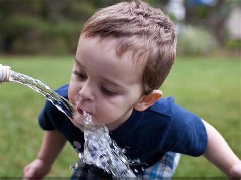 全球三分之一儿童缺饮用水 总数达7.39亿_凤凰网视频_凤凰网