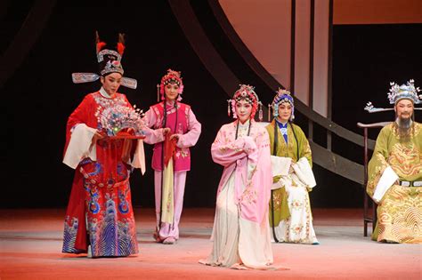 从《碧玉簪》《花中君子》到《祥林嫂》，浙越携三台经典一展越剧之美