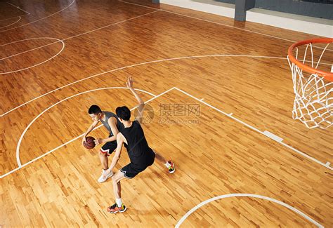 篮球选手打篮球对抗单挑高清图片下载-正版图片501798284-摄图网