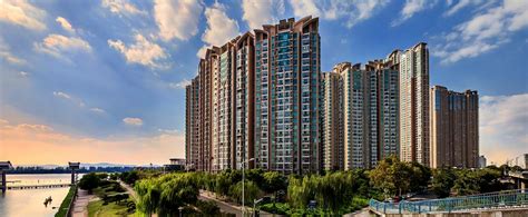 世茂外滩新城点式超高层单体效果图-南京搜房网