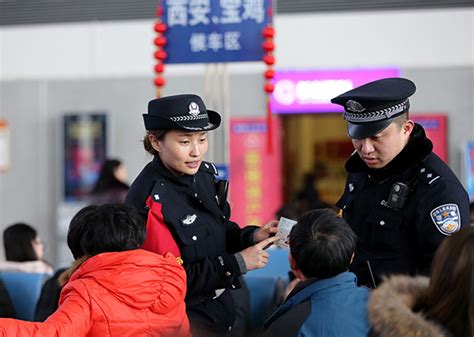 警察查验居民身份证的法律依据_澎湃研究所_澎湃新闻-The Paper