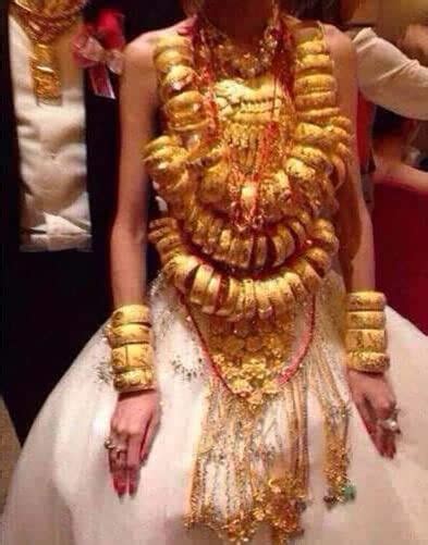 惊呆了!盘点全身戴满黄金首饰出嫁的新娘!
