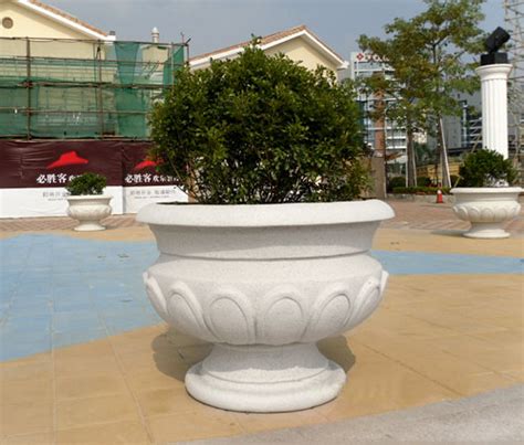 玻璃钢人造砂岩花盆-方圳雕塑厂