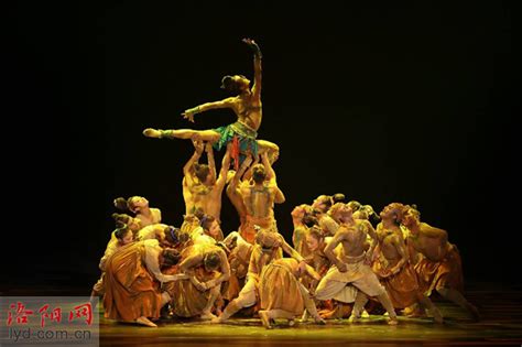 洛阳舞蹈作品《大河三彩》获得第十二届中国舞蹈“荷花奖”古典舞奖 - 河南省文化和旅游厅