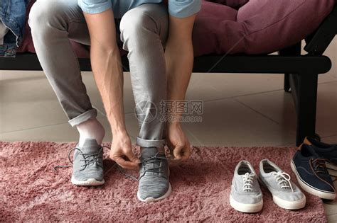 熊黛林妈妈穿鞋图片