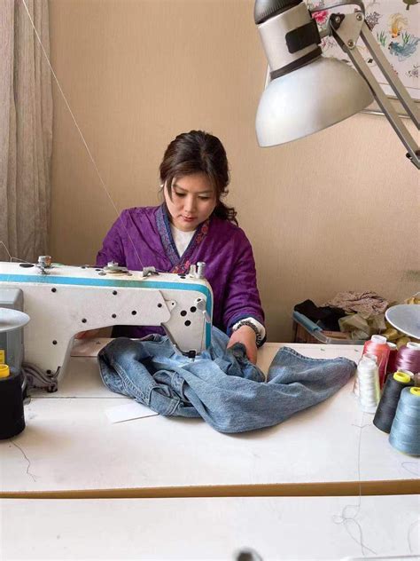 靠修补手艺年入百万，这家小店“救活”16万件衣服 | CBNData