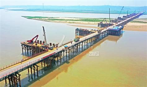 河南焦作：沁伊高速孟州黄河特大桥建设如火如荼-人民图片网