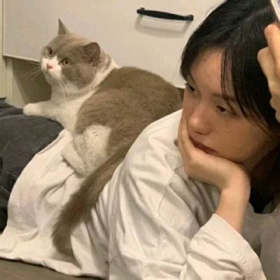 温柔猫头像卡通女生