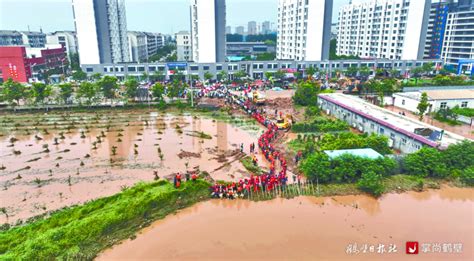 河南淇县：抢修水毁路段_新闻频道_中华网