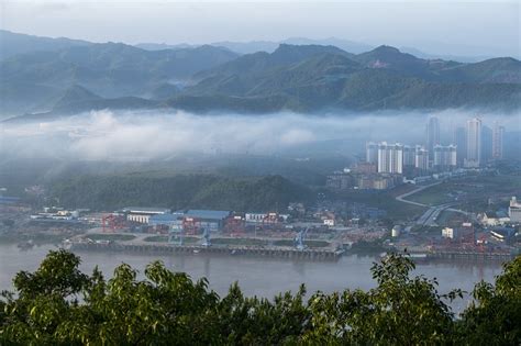 广西梧州：西江黄金水道风景如诗如画_县域地理_中国小康网