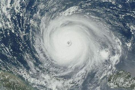 史上最强的台风是什么台风：台风海燕(造成逾6300人死亡) - 世界之最 - 奇趣闻