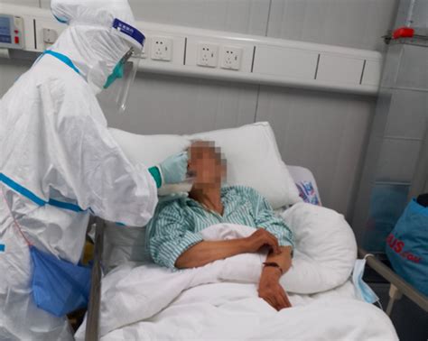 浙江杭州萧山区第一人民医院5位新冠肺炎患者治愈出院