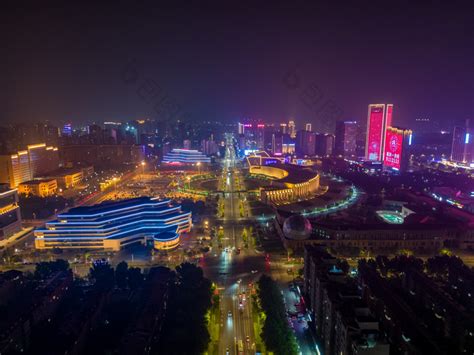 河南新乡市城市夜景灯光航拍摄影图-包图企业站