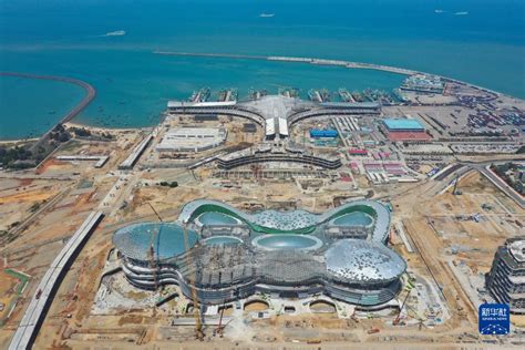 海口市国际免税城（地块五）项目钢结构框架封顶大吉_2023亚洲金属建筑设计与产业博览会