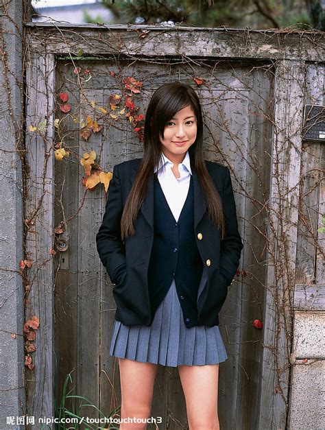 穿着校服上学的韩国初高中生高清图片下载-正版图片502237478-摄图网
