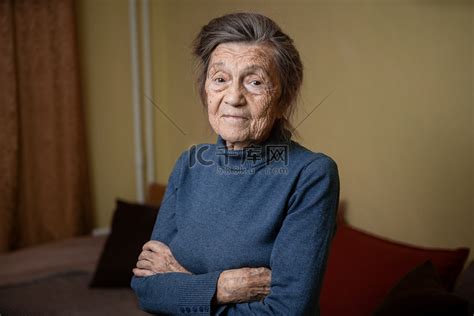 98岁奶奶长寿秘籍：每天一个大红枣配二两白酒，面色红润活力十足