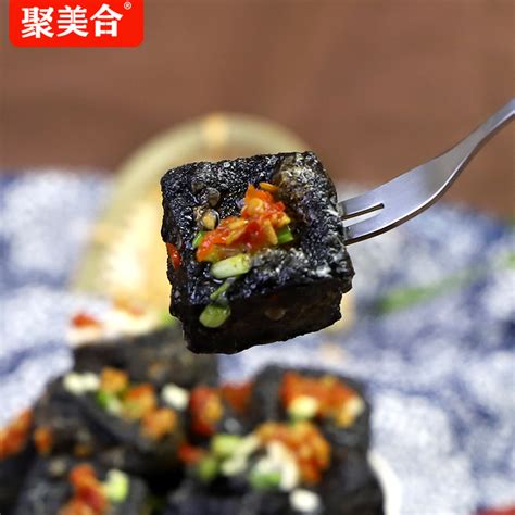 传统特色小吃零食，湖南臭豆腐，闻着臭，吃着香，一口一个！