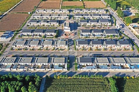 甘肃高台：光伏发电照亮新农村-人民图片网