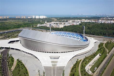 海南最大体育场月底完工 占地6万平方米可容纳5万名观众_海南频道_凤凰网