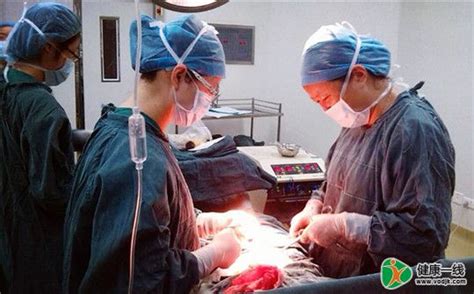 健康 _ 给子宫内的宝宝做手术！这群医生想给心脏病儿一次“活得更好”的机会