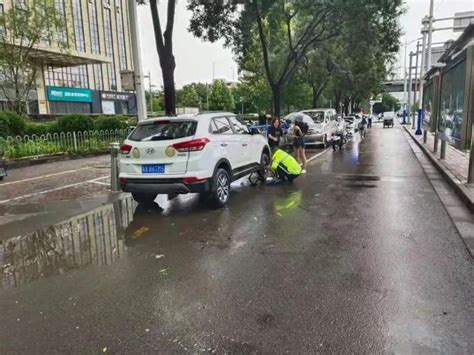 北京暴雨车辆再现涉水趴窝 去年保险赔偿车损逾2800万-保险-金融界