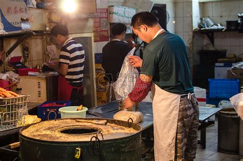 蚌埠钓鱼台这条街：上午卖包子下午卖凉菜 - 知乎