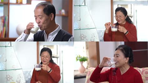 一个老年男人在喝牛奶素材_免抠摄影图片_免抠元素图片_第8张_红动中国