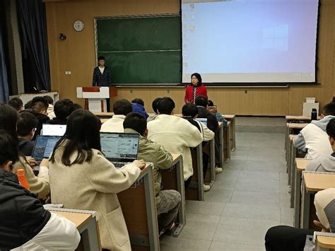 计算机科学与技术学院2021级学硕一班召开新学期第一次班会
