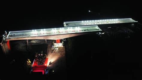 中国铁建股份有限公司 生产经营 贵港西外环高速上跨黎湛铁路转体桥成功转体