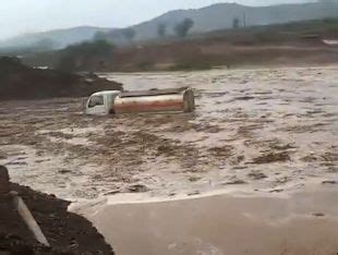 湖南持续暴雨 航拍橘子洲头淹没变“航母”_新闻中心_中国网