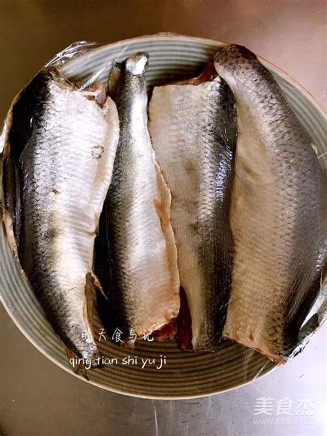 【家常红烧鲤鱼的做法步骤图，怎么做好吃】玉池桃红_下厨房