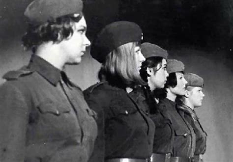 二战结束后，让苏联女兵看守几十万日军俘虏真的没问题吗？|苏联|女兵|俘虏_新浪新闻