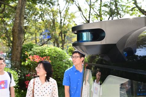 新石器无人车“京彩”亮相北京人工智能产业创新发展大会_手机新浪网