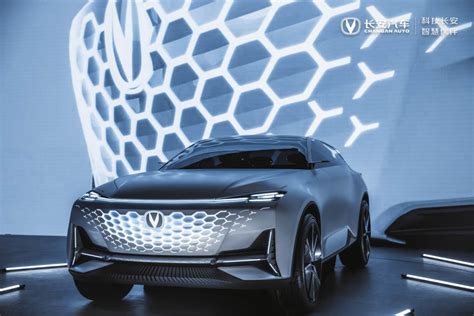 全新概念车Vision-V亮相 长安以智慧科技助推品牌焕新