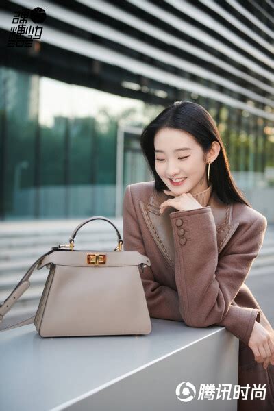 张艺凡头像甜美女生可爱