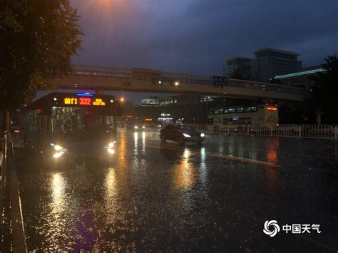 北京强降雨“前奏”声势惊人 海淀等局地遭遇疾风骤雨-图片频道