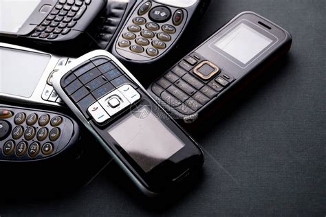 废旧手机“变宝”：每拆解1000万台，就可获得超120公斤黄金__财经头条