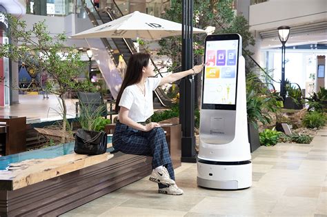 科沃斯商用新零售系列机器人，助力零售业变革 - 普象网
