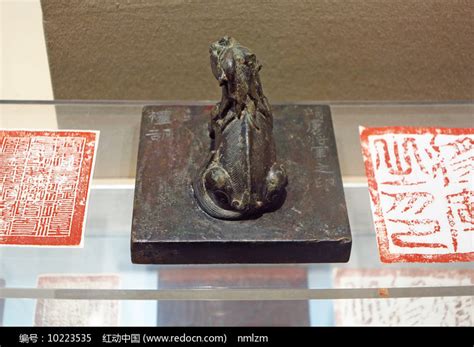 灰陶将军俑（中国文物定级图典·一级品）