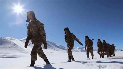 翻雪山过达坂，这就是新疆边防官兵的巡逻路_新浪图片