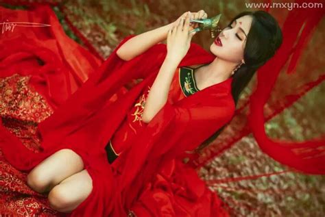 女人梦见自己穿红嫁衣是什么意思预兆 - 原版周公解梦大全
