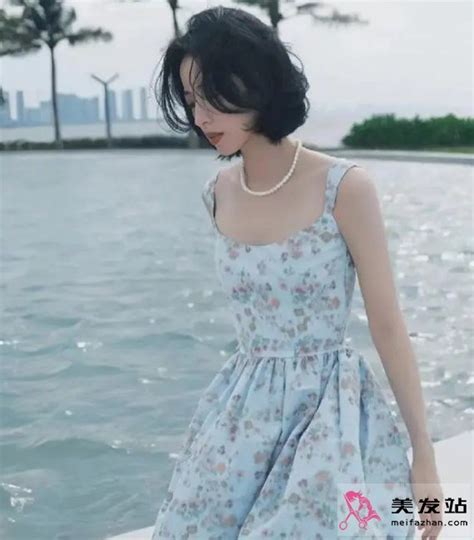 裙子发型温柔女生头像